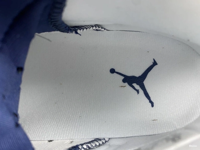 Bmlin CT8529-141 Navy (2022) Jordan Retro 6 Midnight 0812
